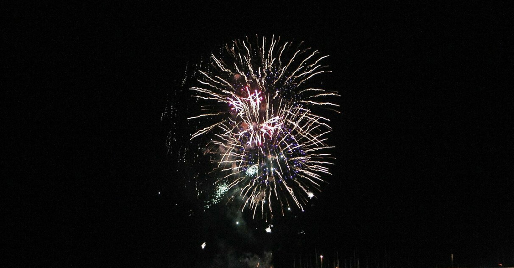 Notte di fuochi (d'artificio) e di polemiche